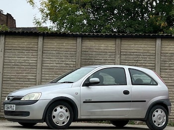 Used Vauxhall Corsa 2001 for sale - 77720786: Photo