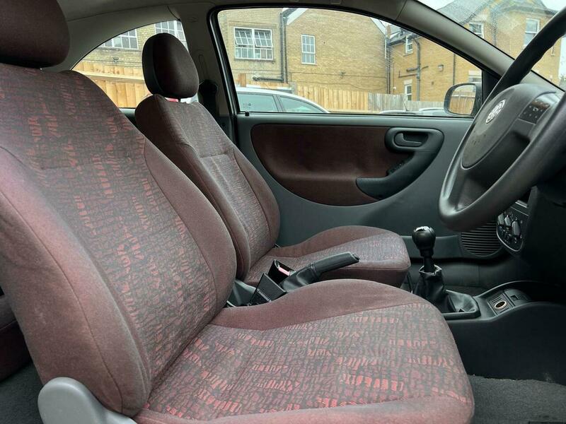 Used Vauxhall Corsa 2001 for sale - 77720786: Photo 8