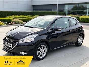 Used Peugeot 208 2013 for sale - 79551338: Photo