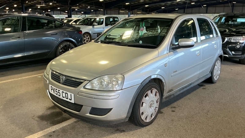 Used Vauxhall Corsa 2005 for sale - 77643426: Photo 2