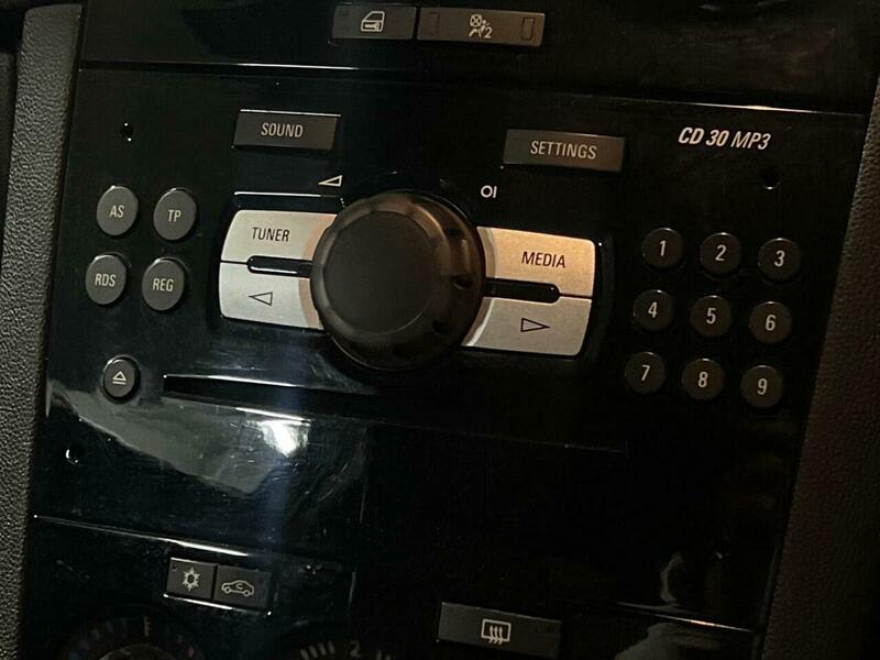 Used Vauxhall Corsa 2012 for sale - 77089563: Photo 8