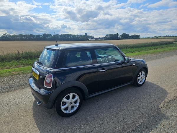 Used MINI Hatch 2009 for sale - 75442758: Photo 2