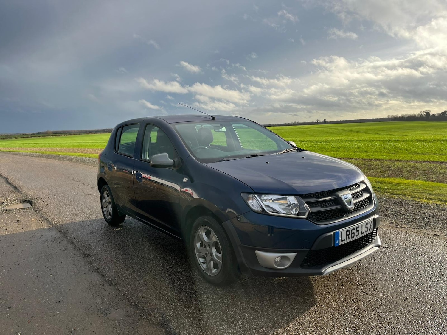 Used Dacia Sandero 2015 for sale - 77651496: Photo 3