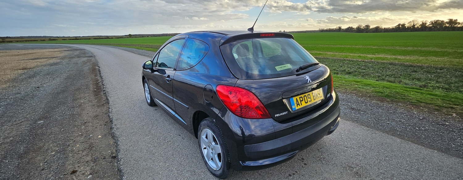 Used Peugeot 207 2009 for sale - 76393909: Photo 2