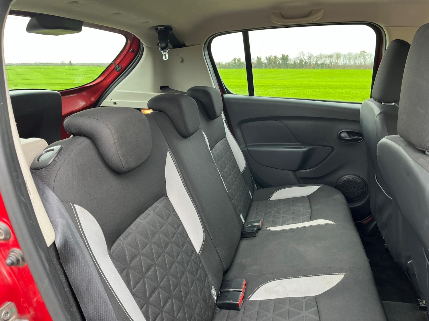 Used Dacia Sandero Stepway 2014 for sale - 77650569: Photo 28