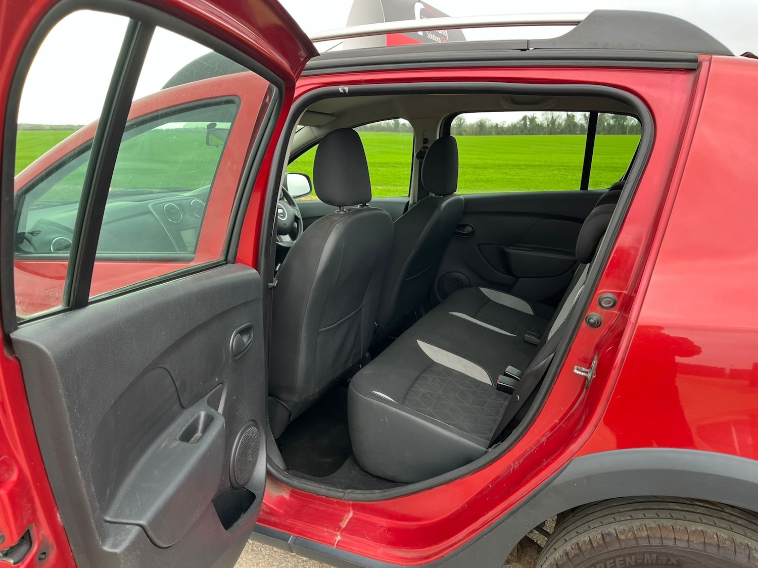 Used Dacia Sandero Stepway 2014 for sale - 77650569: Photo 9