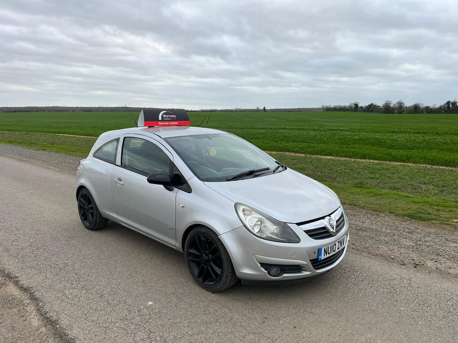 Used Vauxhall Corsa 2010 for sale - 78150584: Photo 2