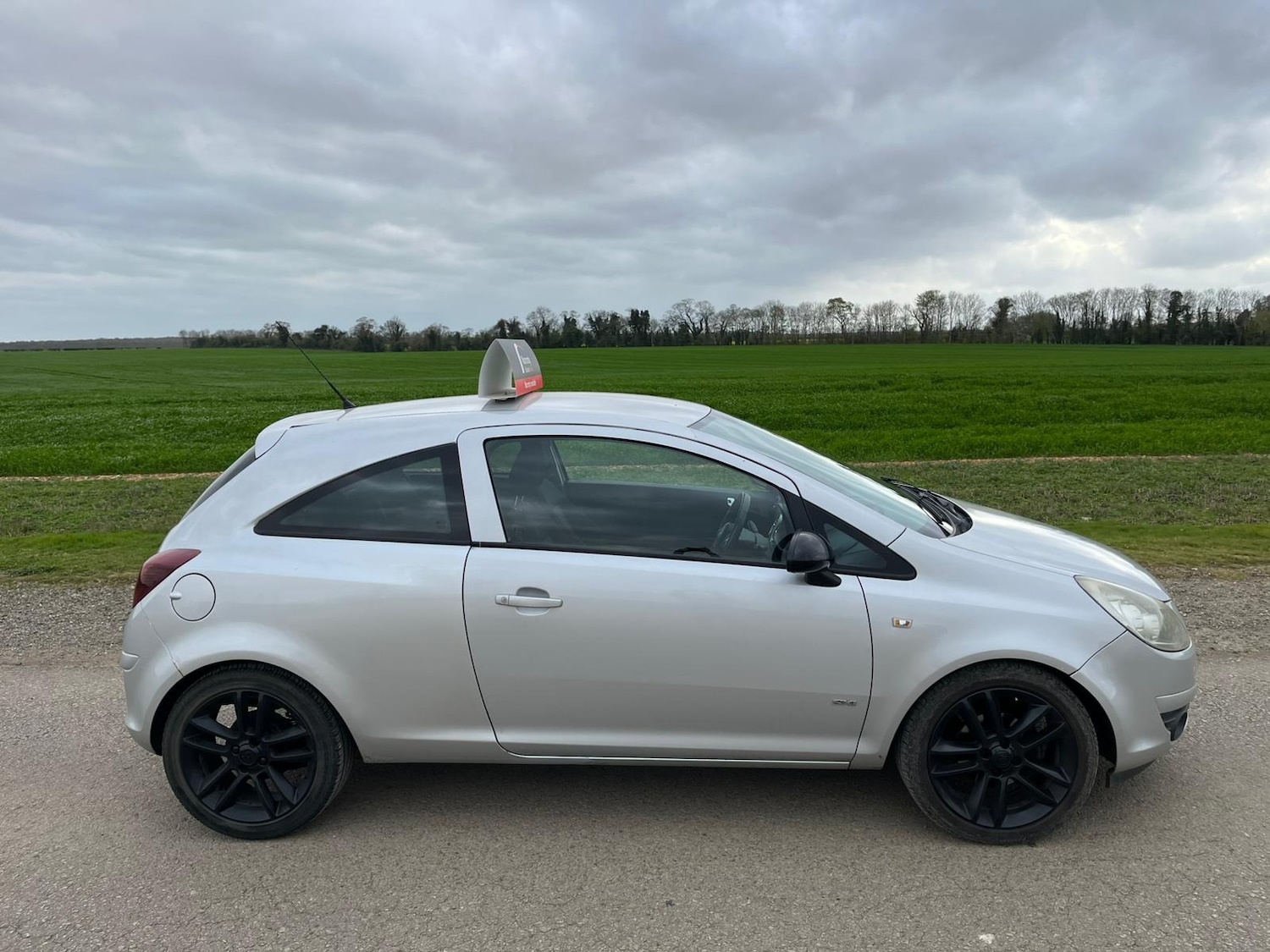 Used Vauxhall Corsa 2010 for sale - 78150584: Photo 4