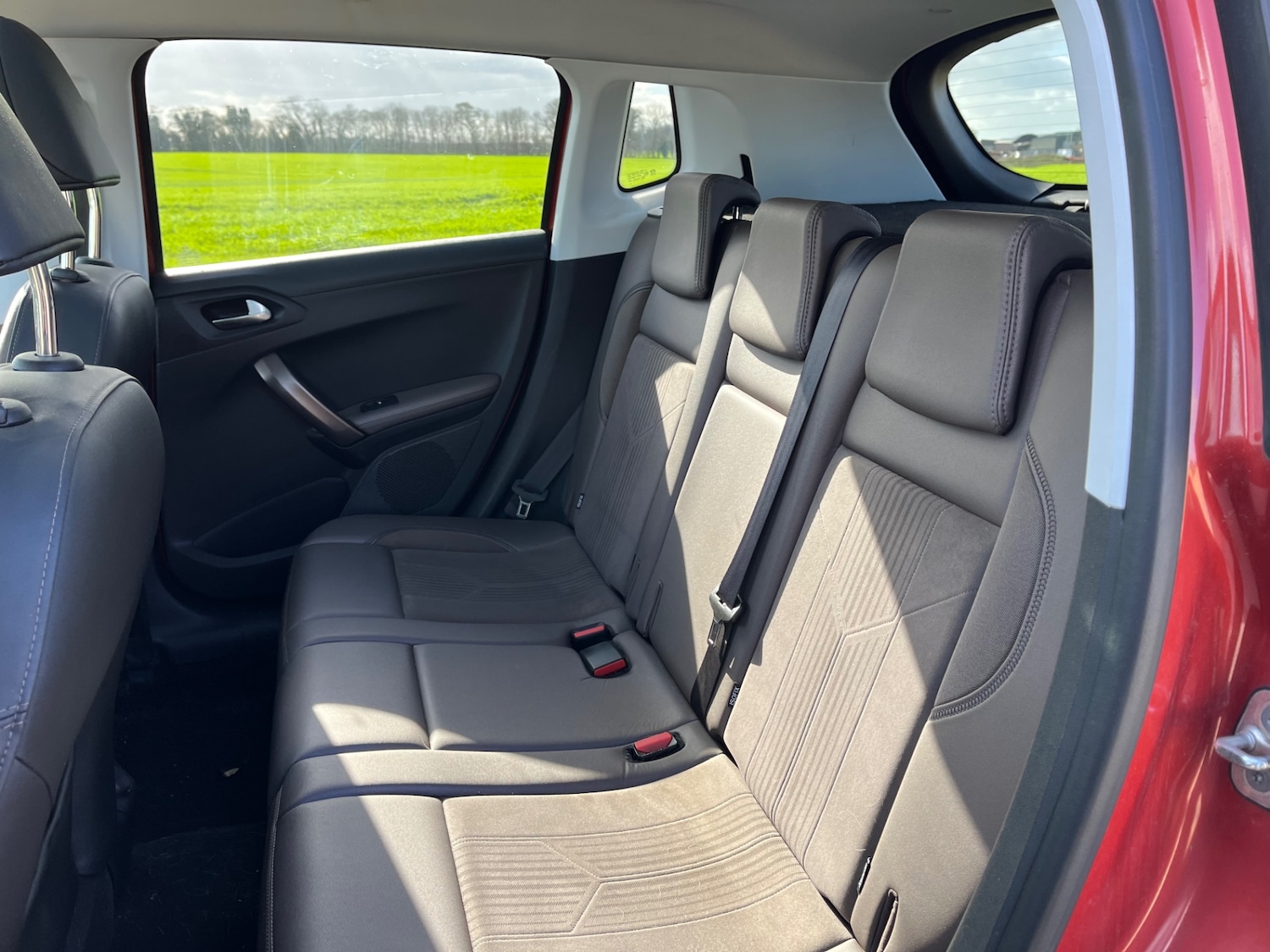 Used Peugeot 2008 2015 for sale - 77845390: Photo 12