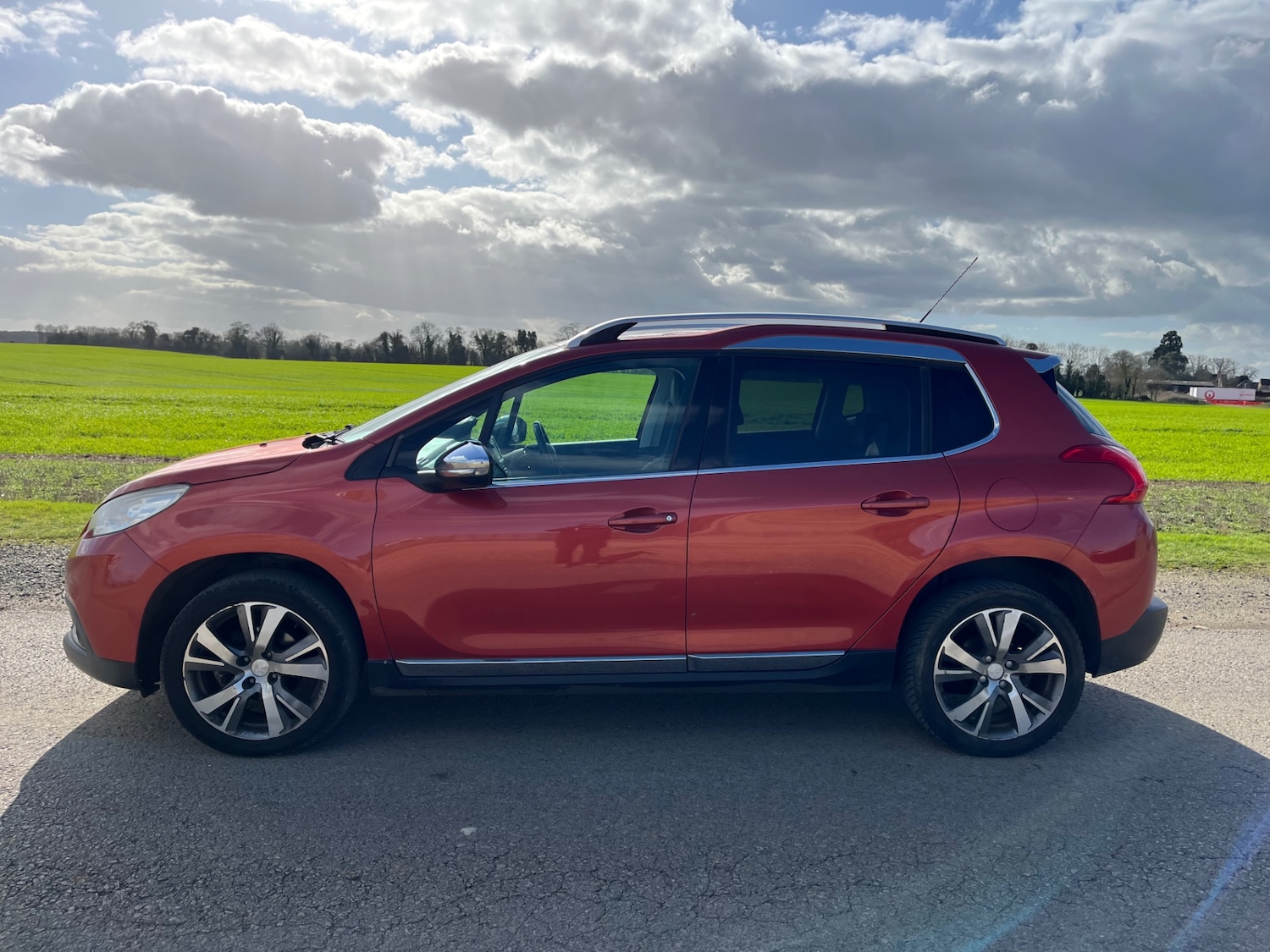 Used Peugeot 2008 2015 for sale - 77845390: Photo 2