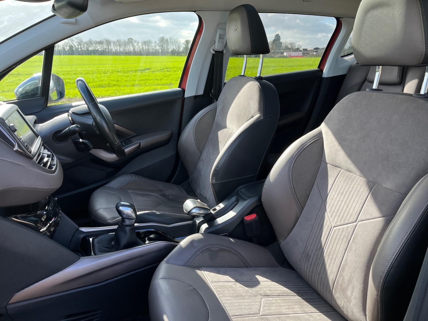 Used Peugeot 2008 2015 for sale - 77845390: Photo 9