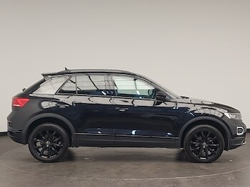 Used Volkswagen T-Roc 2021 for sale - 75695625: Photo