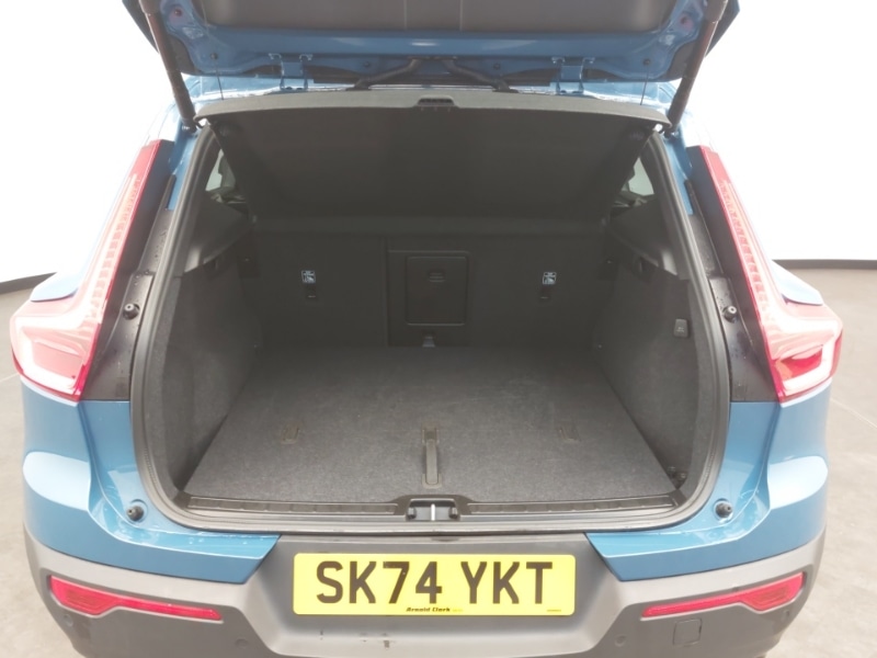 Used Volvo XC40 2024 for sale - 76880348: Photo 13