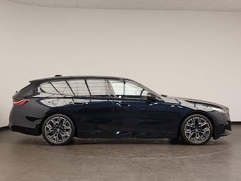 Used BMW i5 2025 for sale - 76275807: Photo