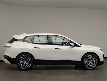 Used BMW iX 2023 for sale - 76275822: Photo 2