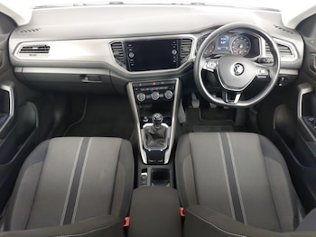 Used Volkswagen T-Roc 2020 for sale - 76614229: Photo