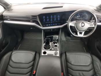 Used Volkswagen Touareg 2018 for sale - 75056080: Photo