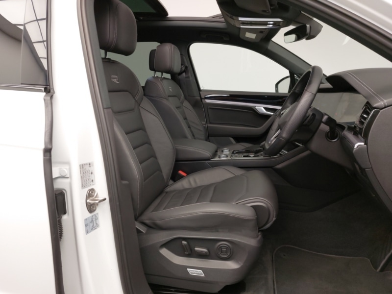 Used Volkswagen Touareg 2023 for sale - 76493300: Photo 11