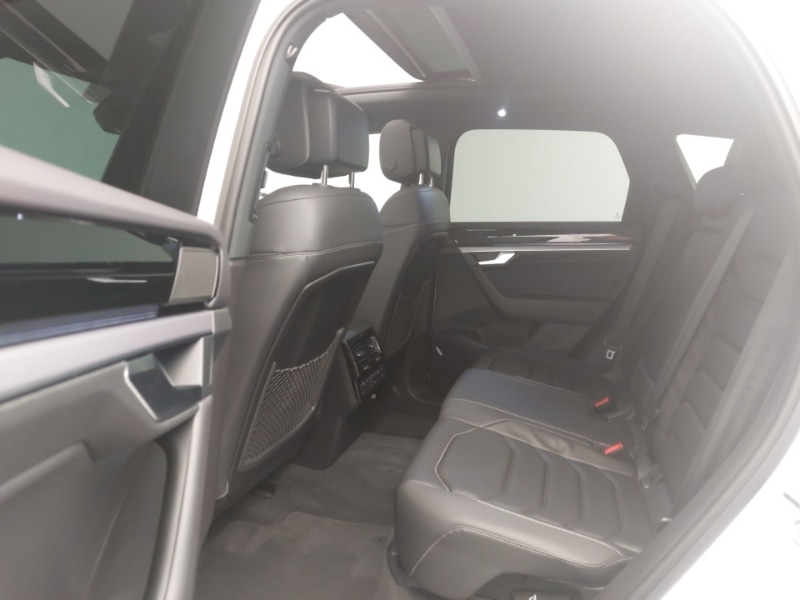 Used Volkswagen Touareg 2023 for sale - 76493300: Photo 12