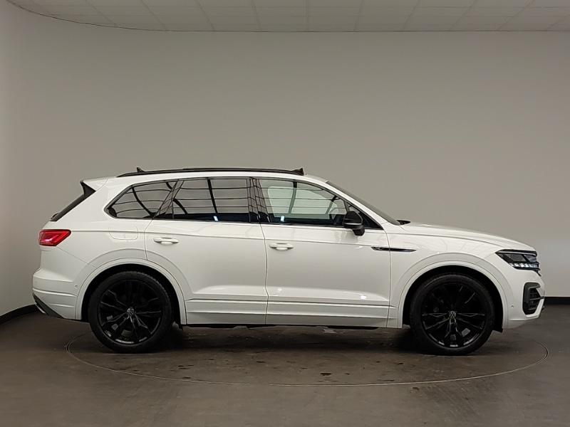 Used Volkswagen Touareg 2023 for sale - 76493300: Photo 2