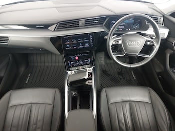 Used Audi Q8 2024 for sale - 76707959: Photo