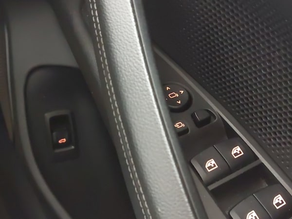 Used BMW i4 2023 for sale - 76331915: Photo 18
