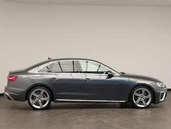 Used Audi A4 2022 for sale - 76052419: Photo 2