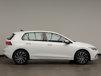 Used Volkswagen Golf 2023 for sale - 76947527: Photo