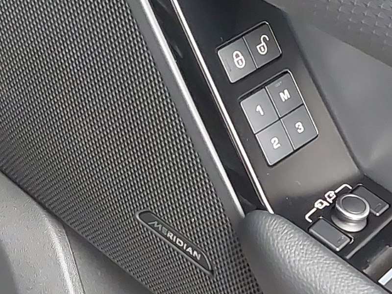 Used Land Rover Range Rover Velar 2018 for sale - 77273064: Photo 17