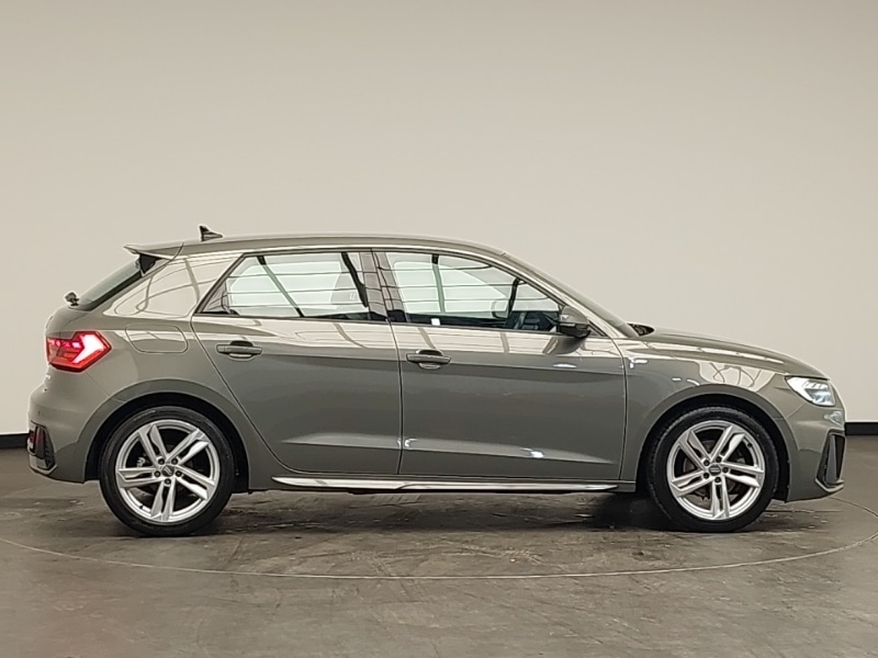 Used Audi A1 2020 for sale - 76556577: Photo 2