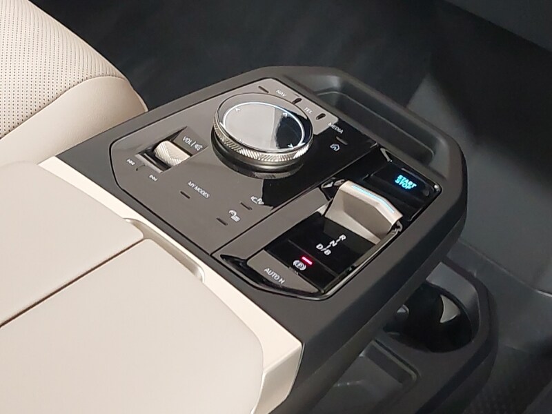 Used BMW iX 2023 for sale - 77652319: Photo 10