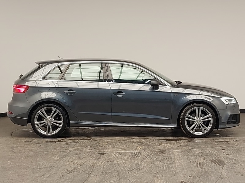 Used Audi A3 2017 for sale - 77142082: Photo 2