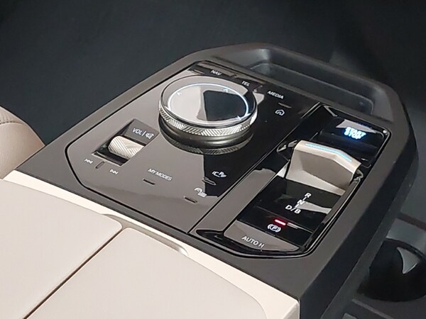 Used BMW iX 2022 for sale - 76275821: Photo 10
