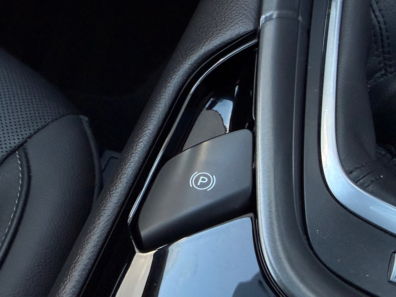 Used Ford Mondeo 2015 for sale - 77052123: Photo 23