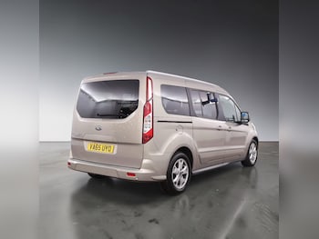 Used Ford Grand Tourneo Connect 2016 for sale - 78762826: Photo