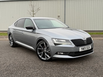 Used Skoda Superb 2019 for sale - 77304050: Photo