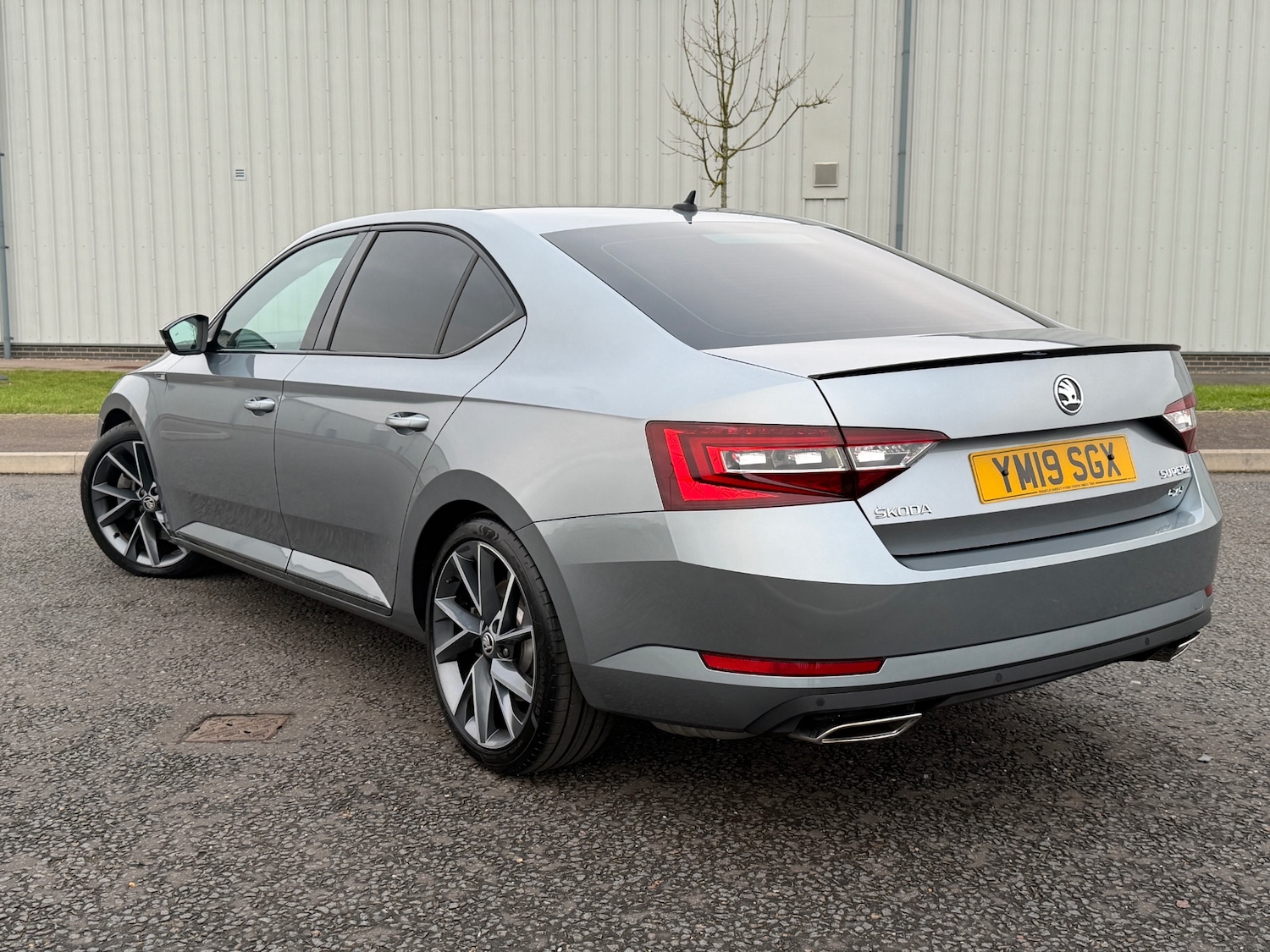 Used Skoda Superb 2019 for sale - 77304050: Photo 2