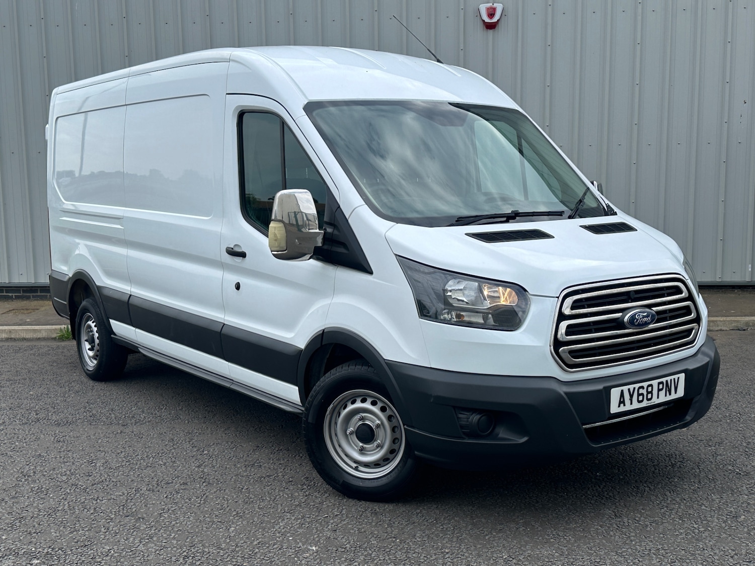 Used Ford Transit 2018 for sale - 76249503: Photo 1