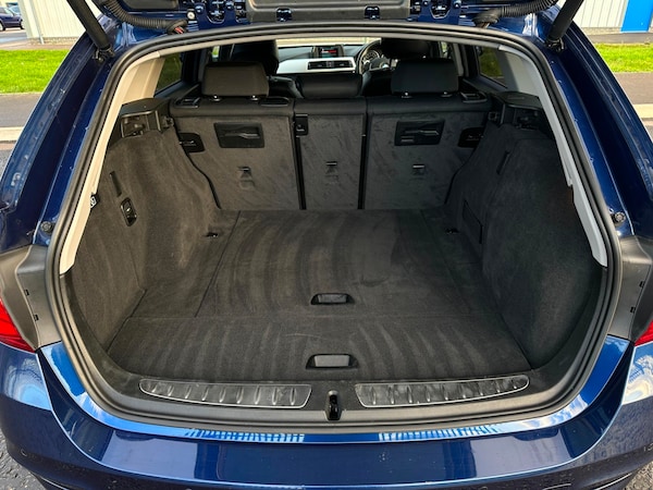 Used BMW 3 Series 2019 for sale - 69378030: Photo 6