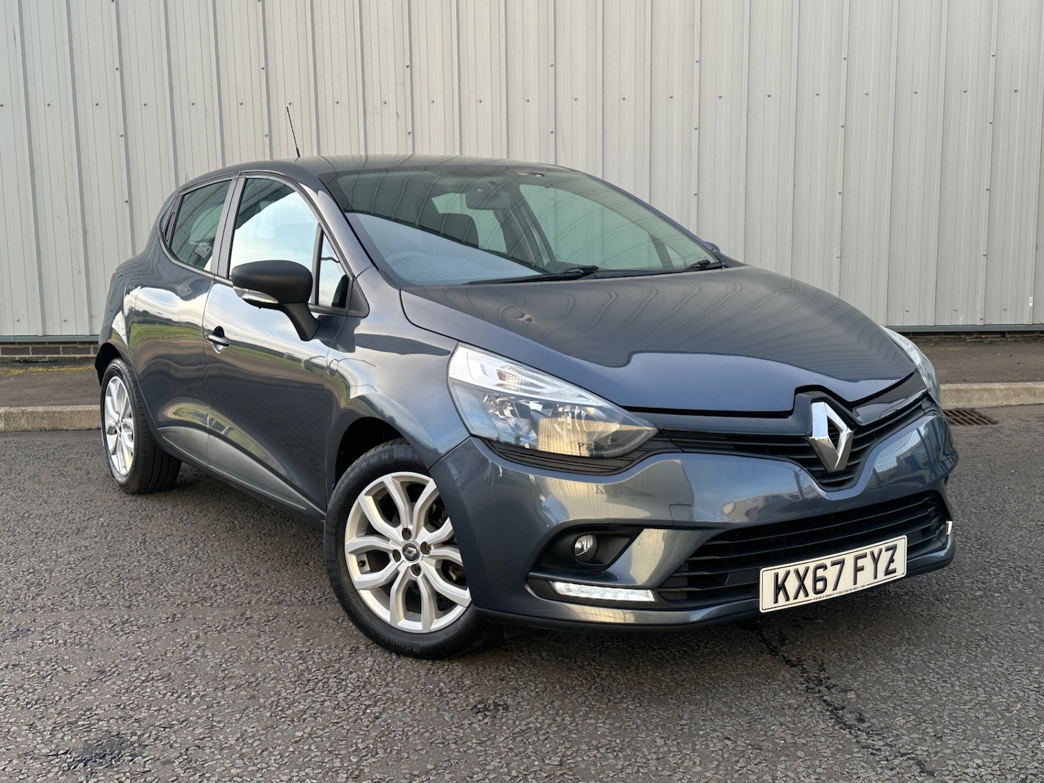 Used Renault Clio 2023 for sale - 76174334: Photo 1