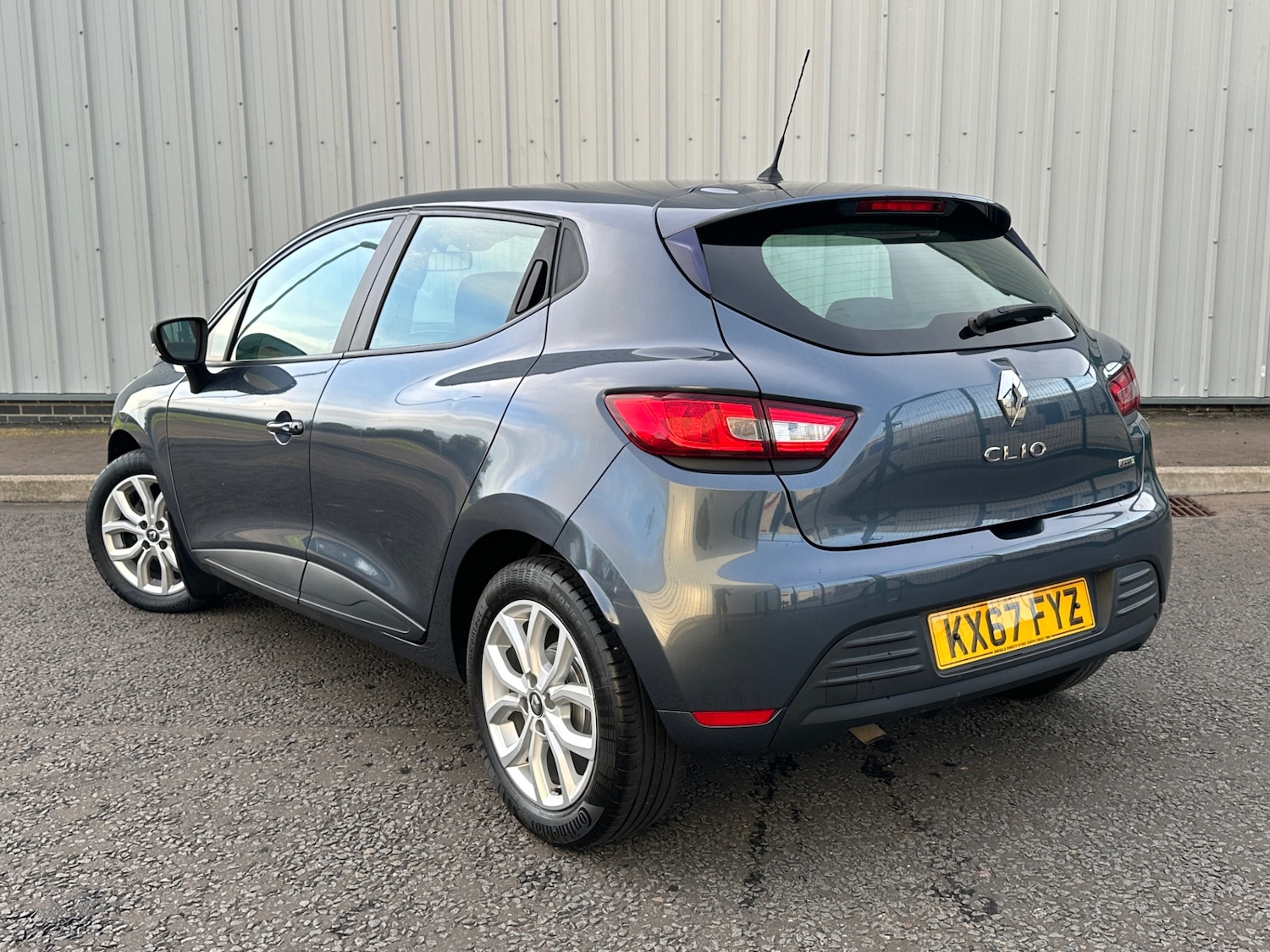 Used Renault Clio 2023 for sale - 76174334: Photo 4