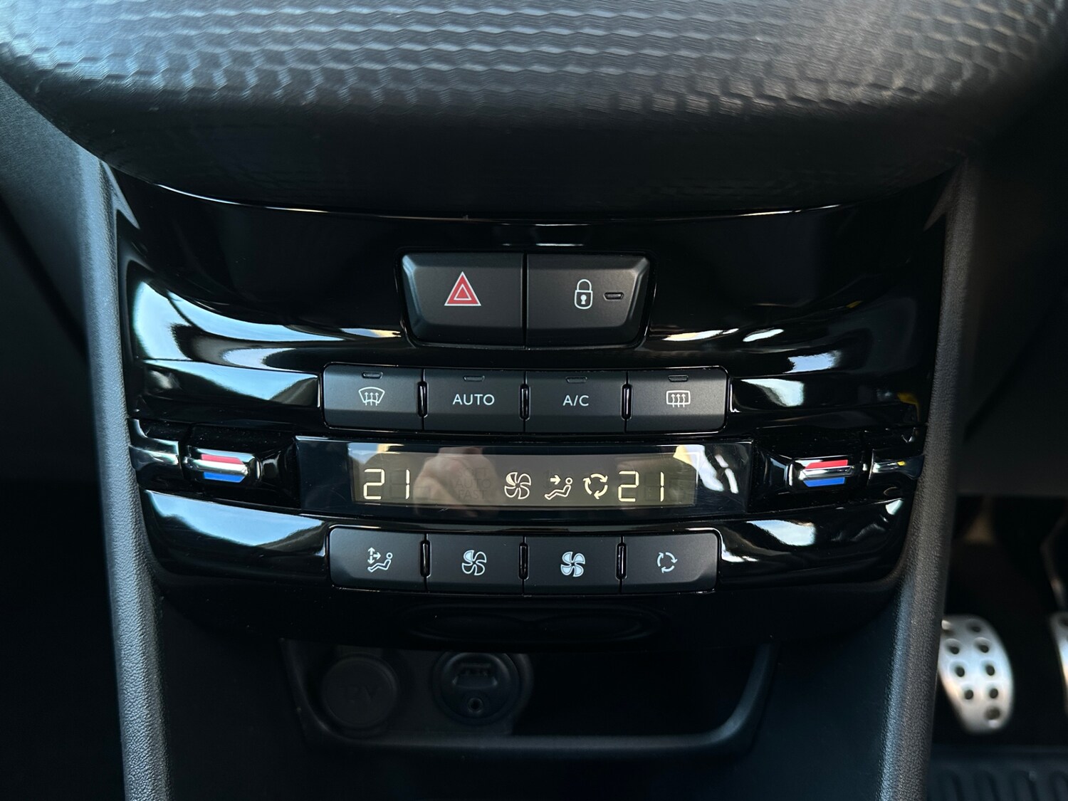 Used Peugeot 2008 2018 for sale - 75745672: Photo 29