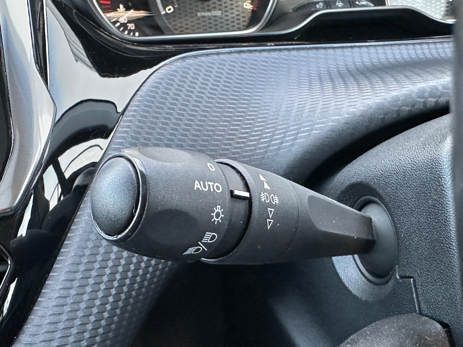 Used Peugeot 2008 2018 for sale - 75745672: Photo 31