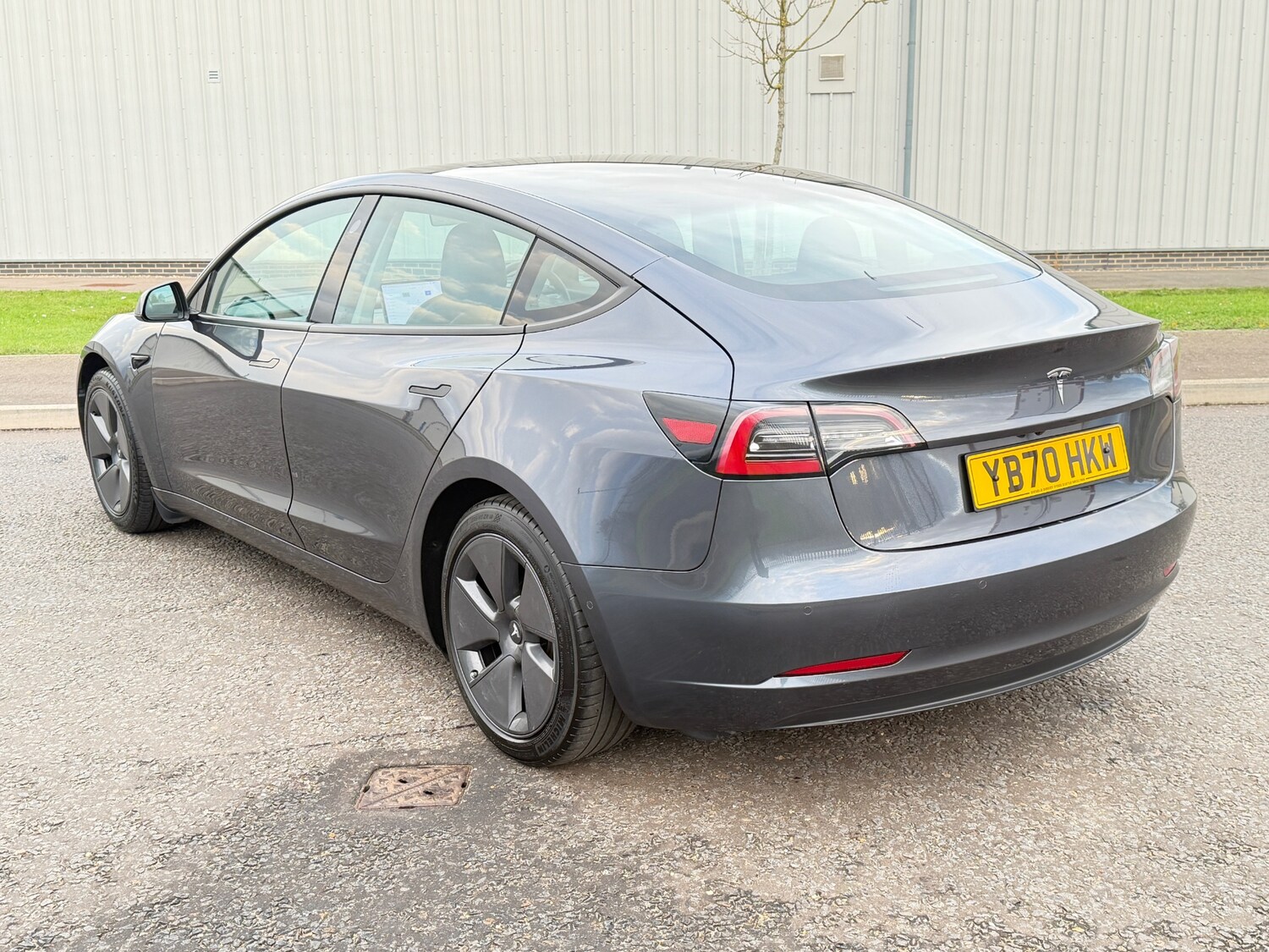 Used Tesla Model 3 2020 for sale - 76666308: Photo 24