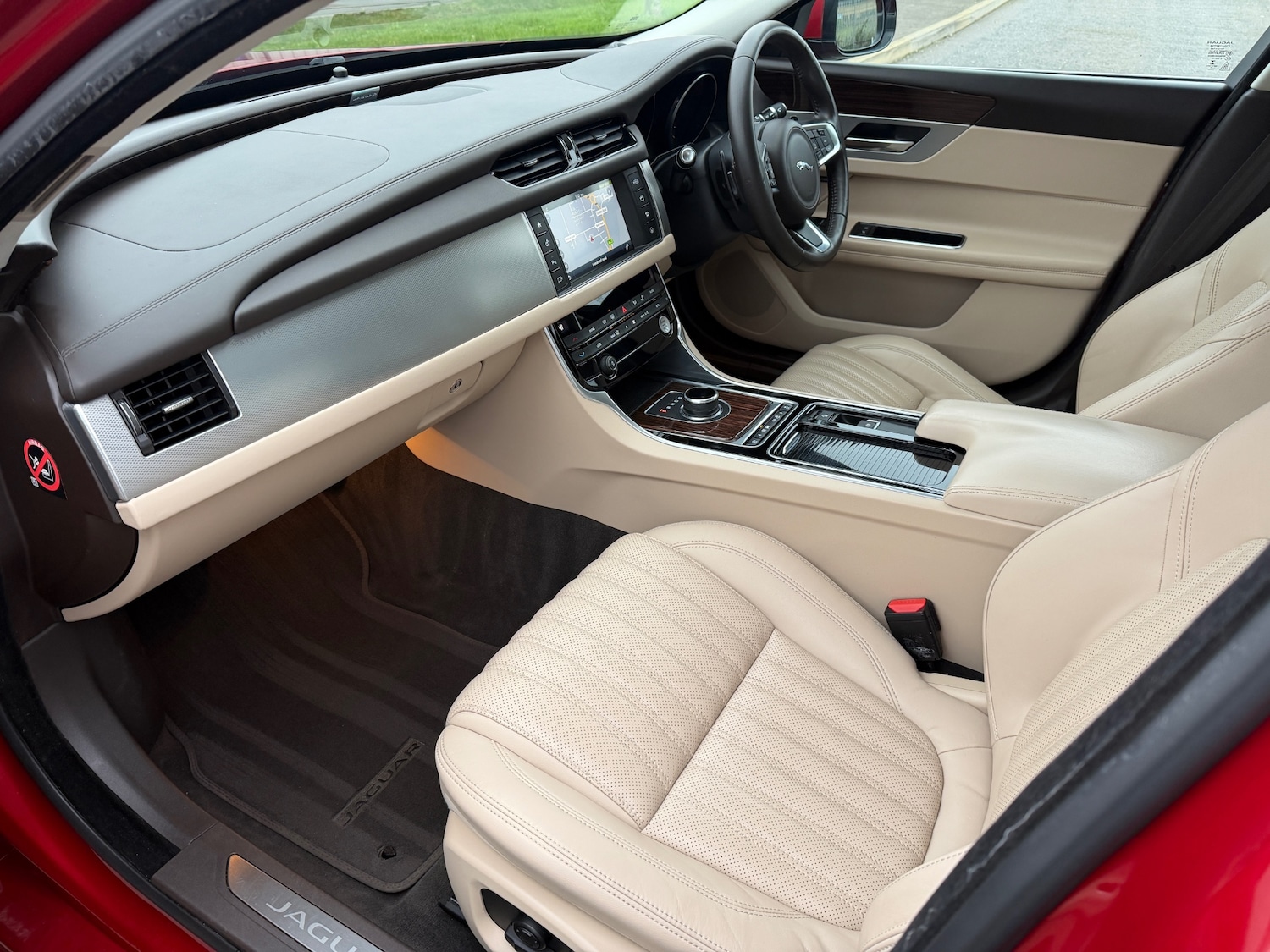 Used Jaguar XF 2017 for sale - 77039644: Photo 11