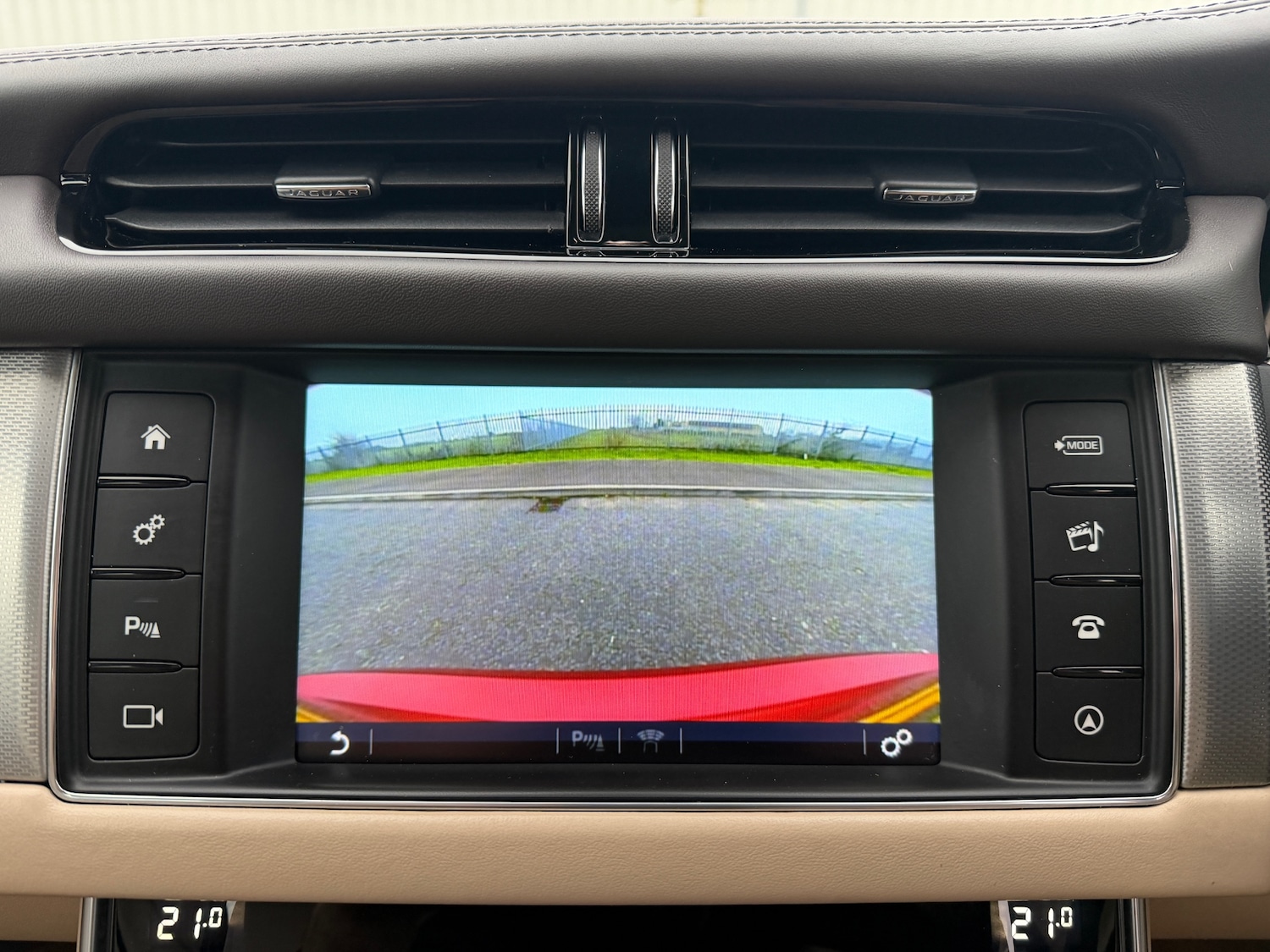 Used Jaguar XF 2017 for sale - 77039644: Photo 16