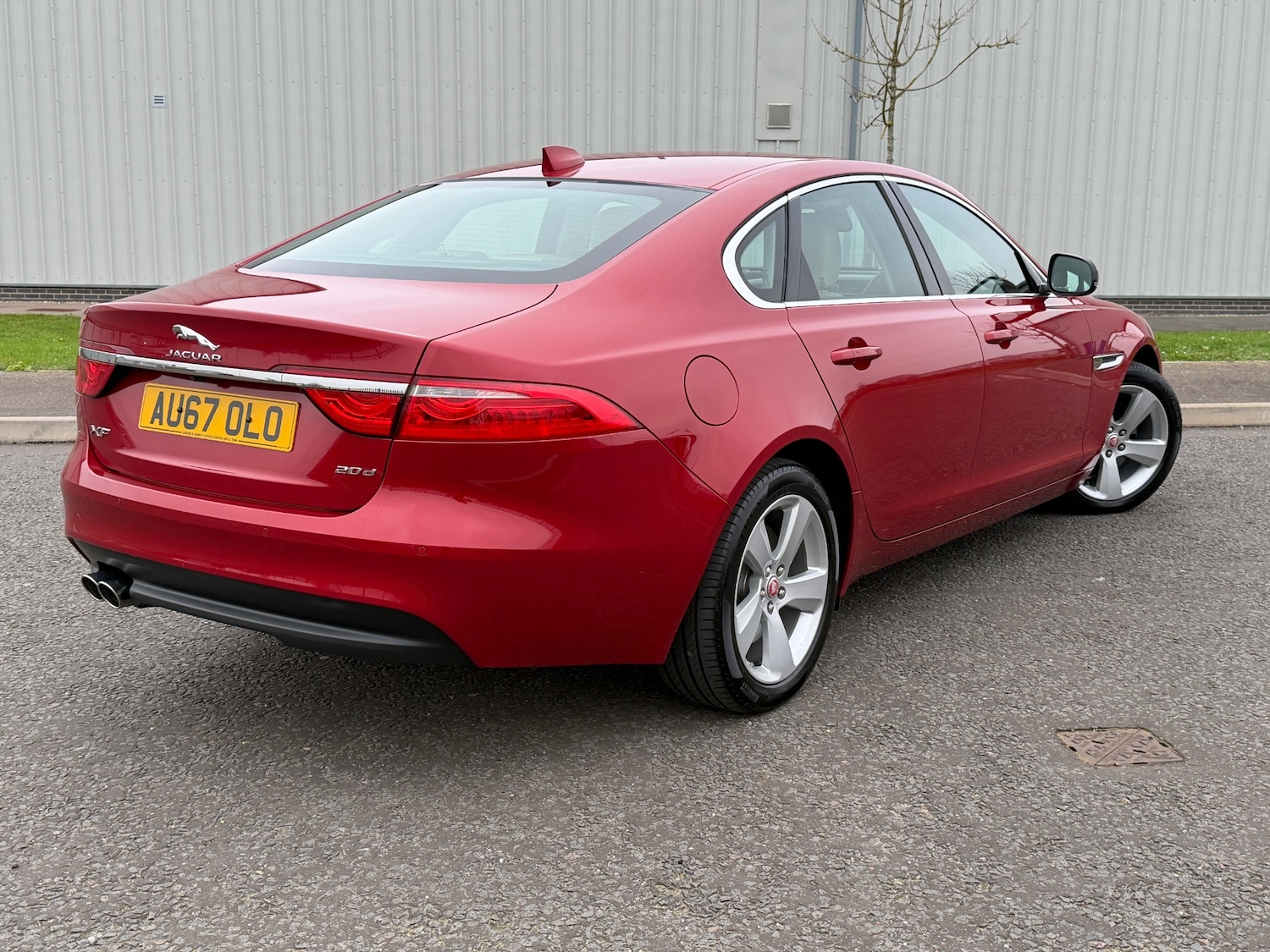 Used Jaguar XF 2017 for sale - 77039644: Photo 2