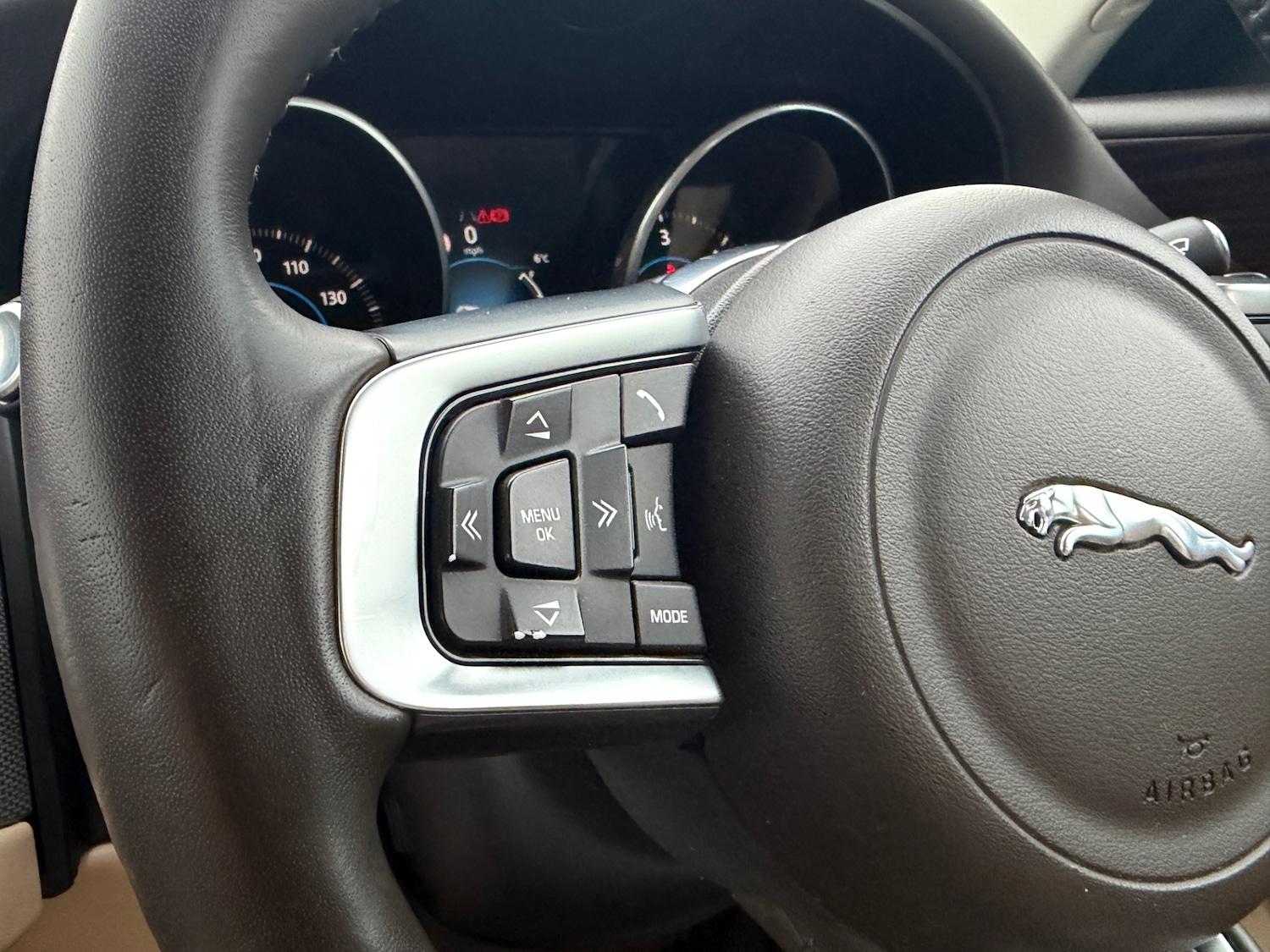 Used Jaguar XF 2017 for sale - 77039644: Photo 28