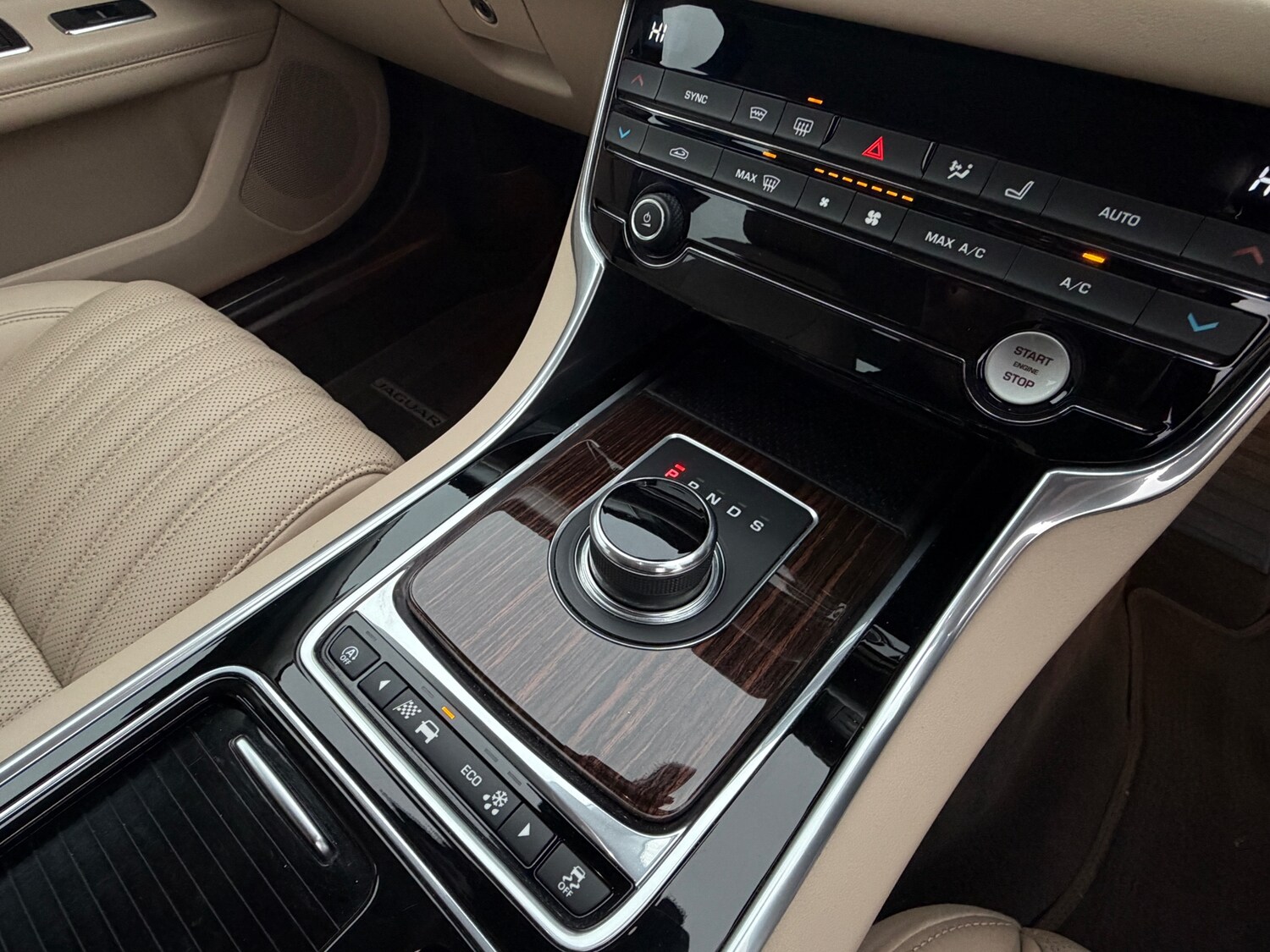 Used Jaguar XF 2017 for sale - 77039644: Photo 30