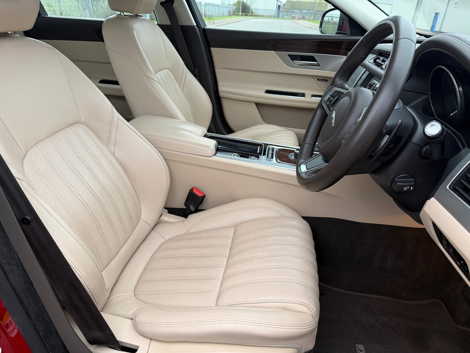 Used Jaguar XF 2017 for sale - 77039644: Photo 8